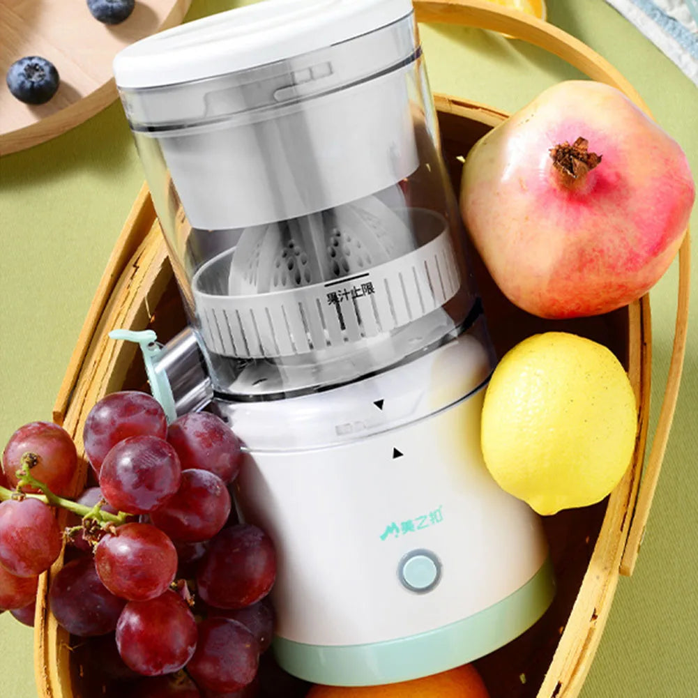 Portable USB Electric Citrus Juicer for Travel"