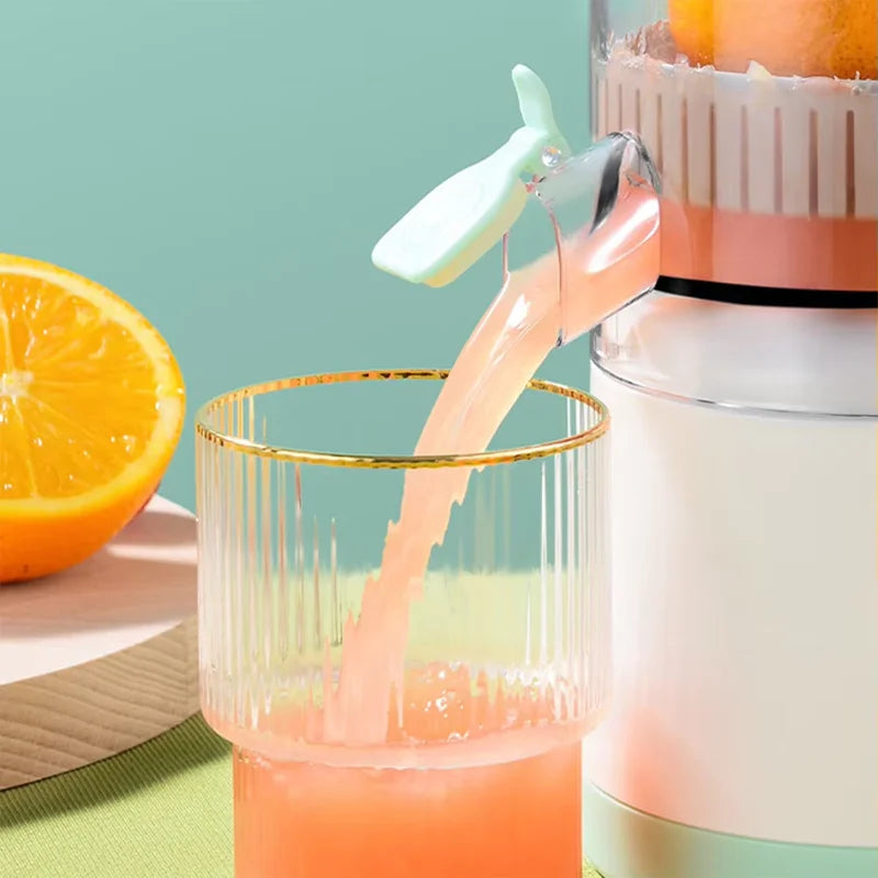 Portable USB Electric Citrus Juicer for Travel"